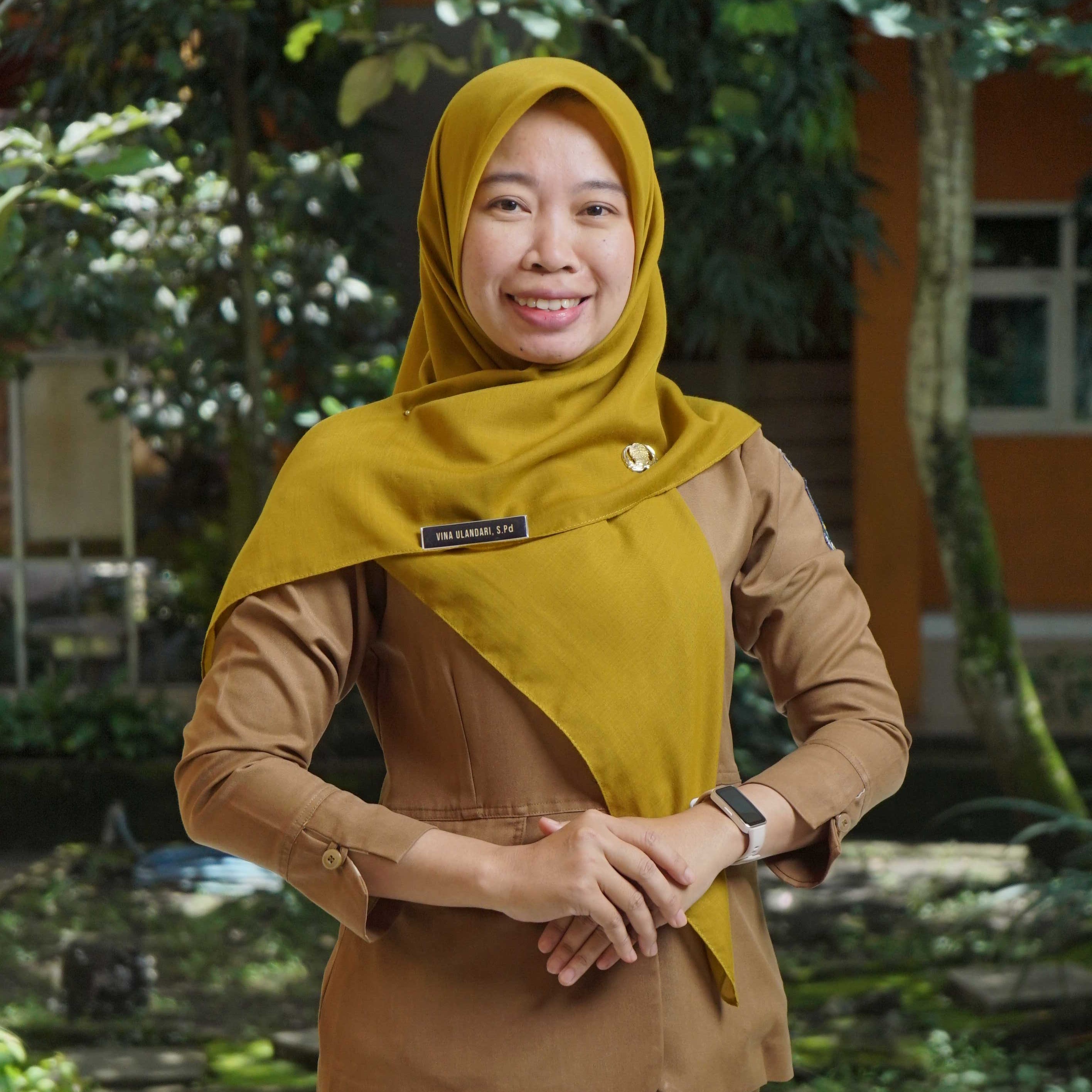 Vina Ulandari, S.Pd.