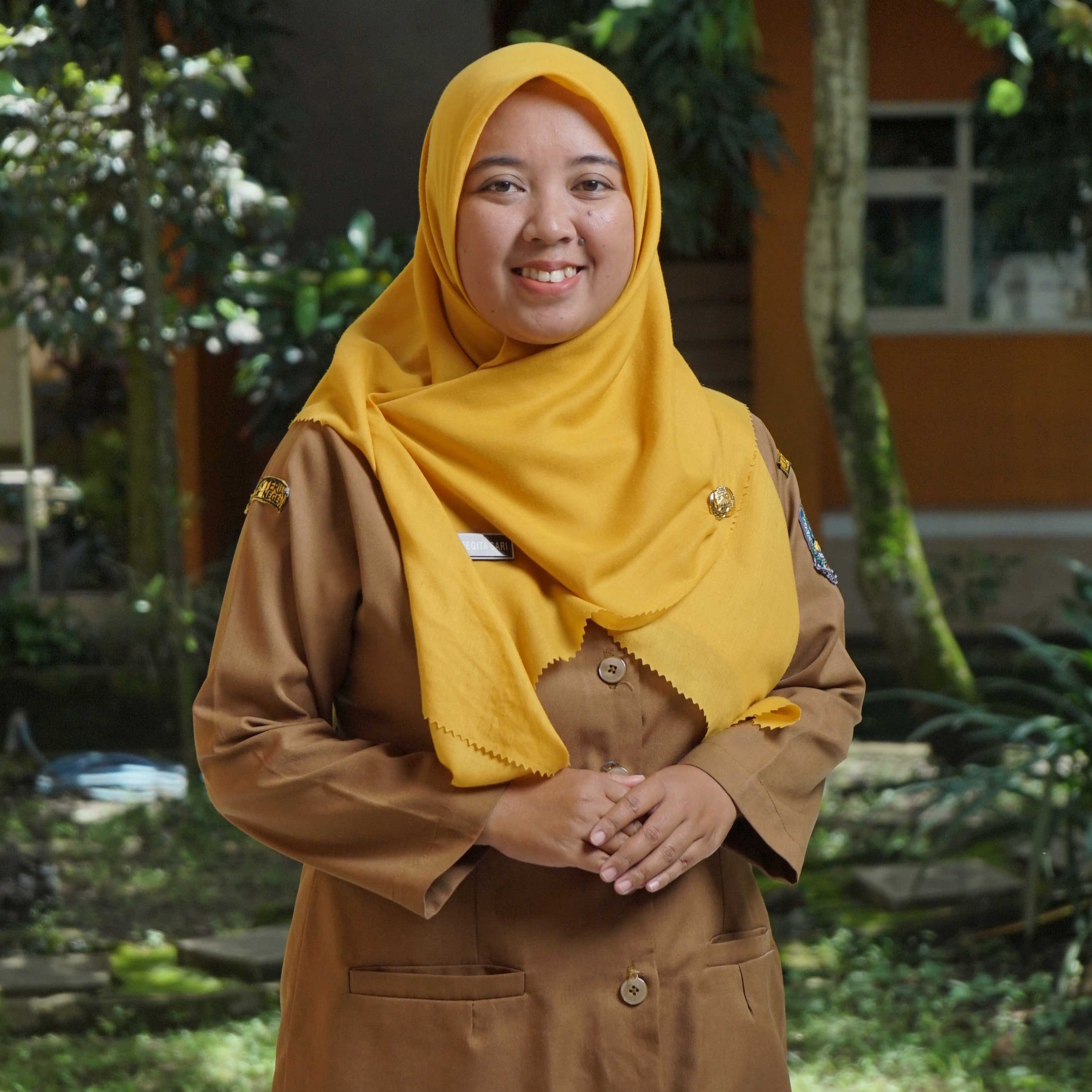 Riski Yulia Regita Sari, S.Pd.